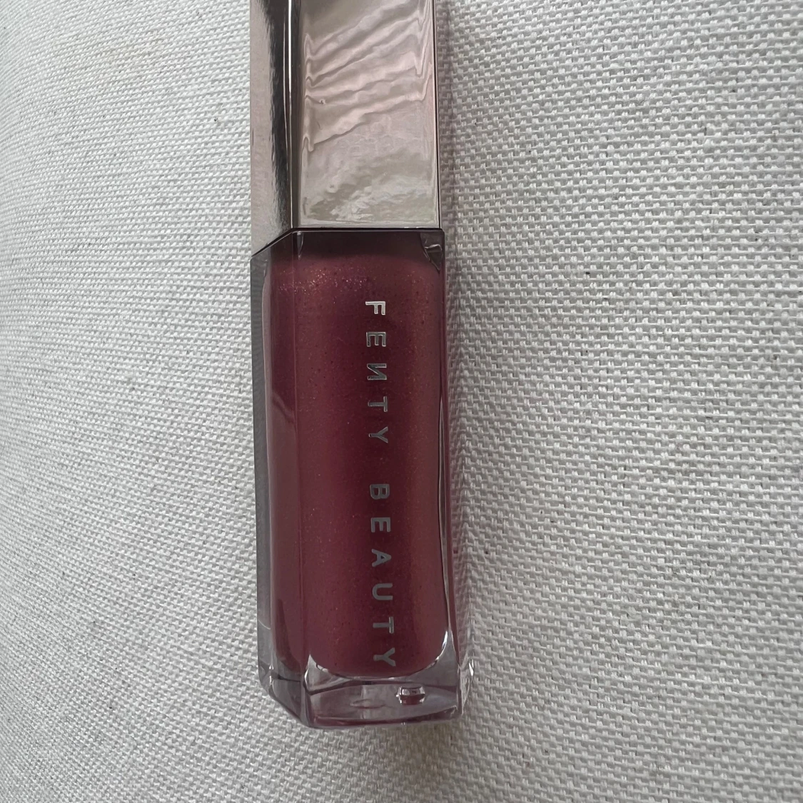 Fenty Beauty Gloss Bomb Universal Lip Luminizer Riri