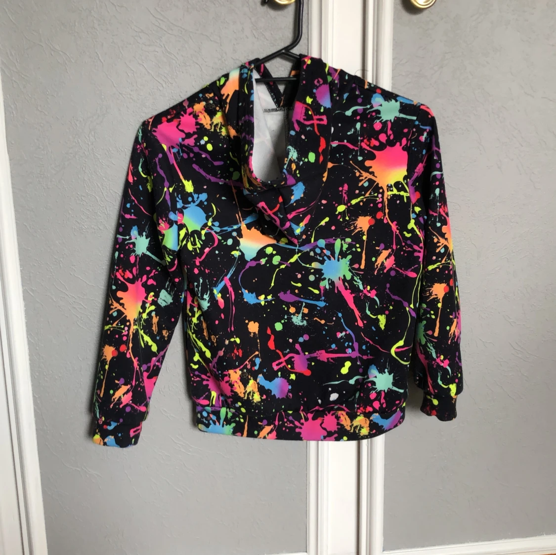 Färgglad hoodie med stänkmönster från SHEIN - 1