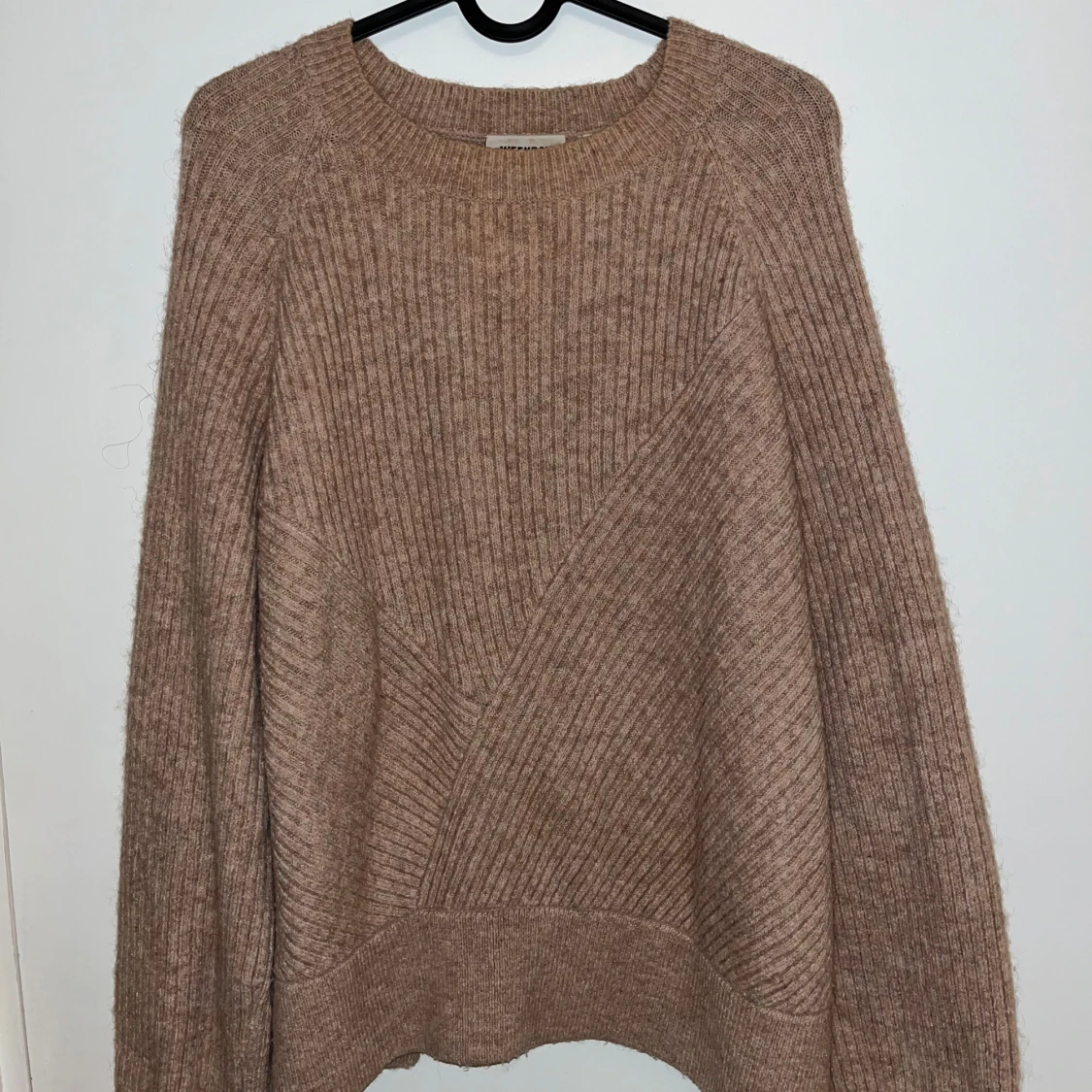 Beige/brun stickad tröja