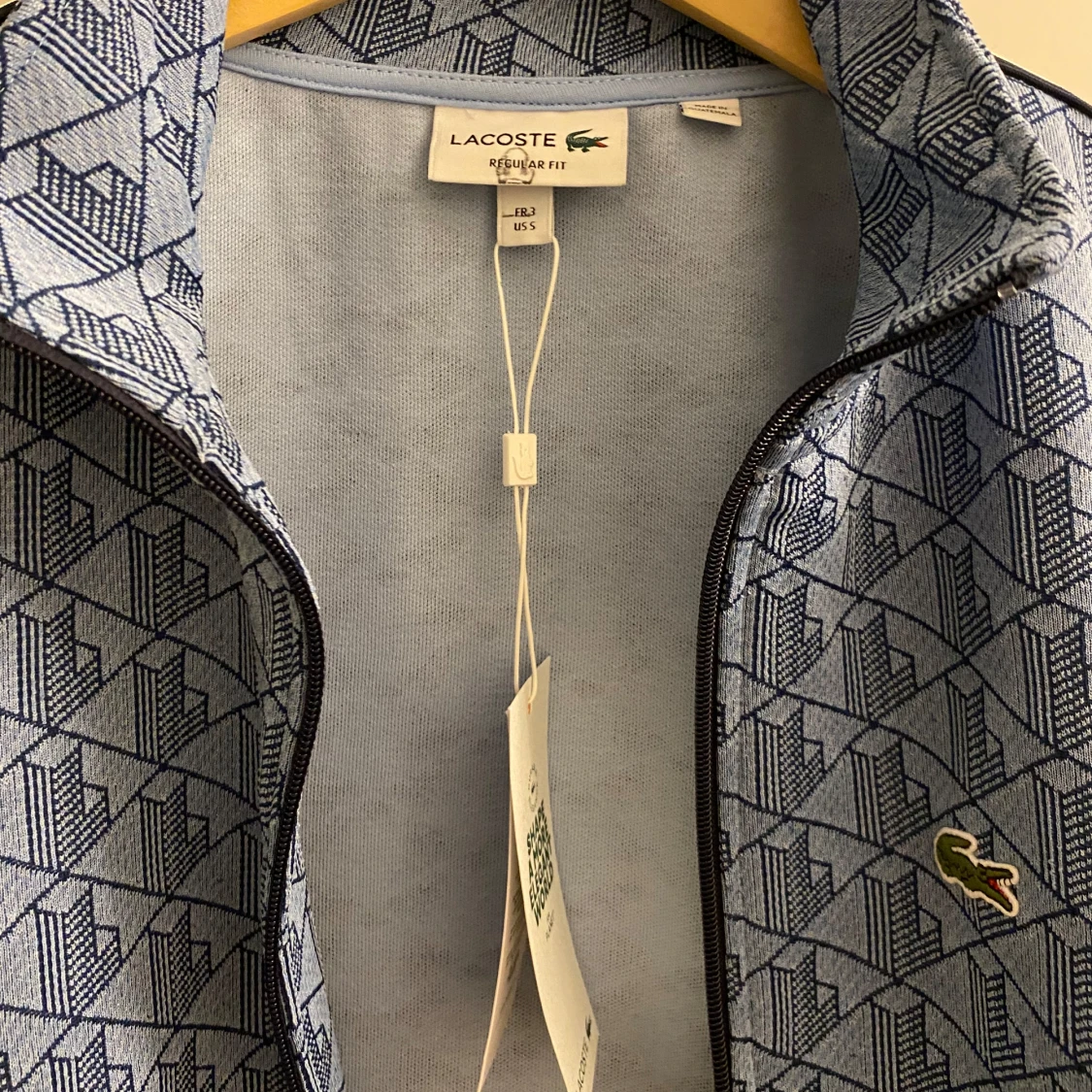 Blå mönstrad track jacket från Lacoste - 2