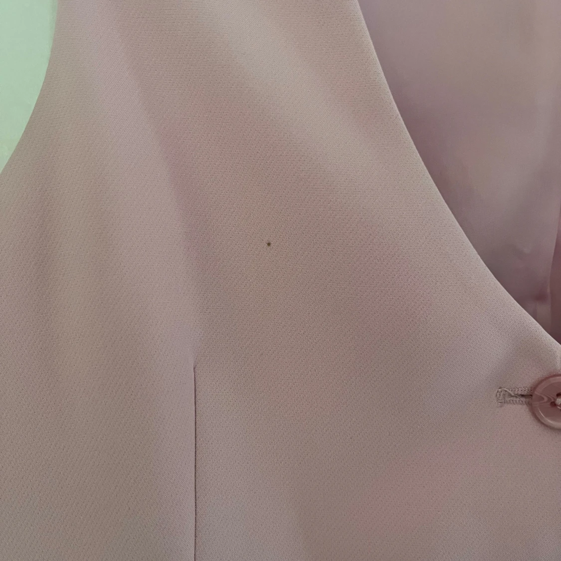 Ljusrosa väst med knappar - 2