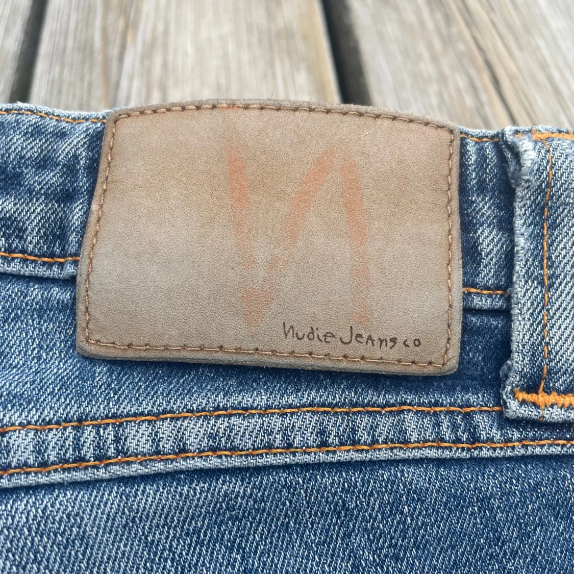 Ijusblåa nudie jeans - 4