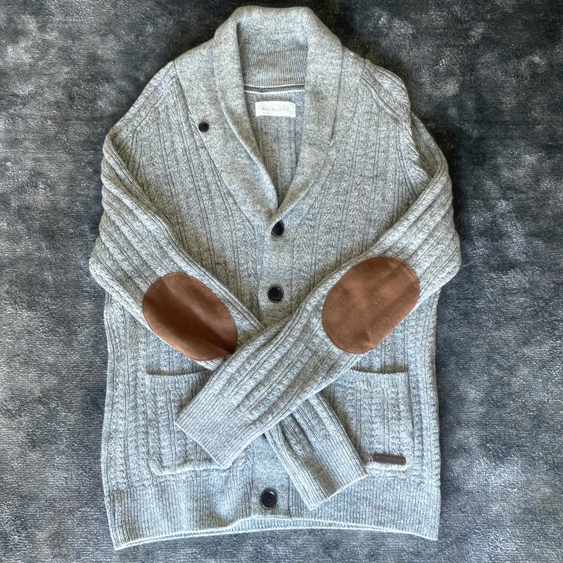 Grå stickad kofta från Pier One