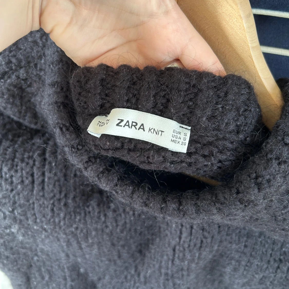 Svart stickad tröja från ZARA - 2