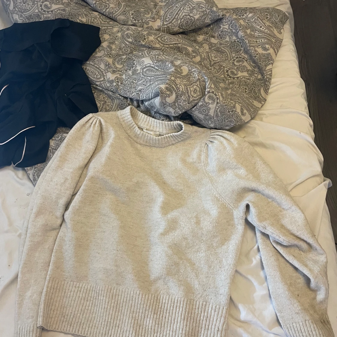 Beige stickad tröja från H&M