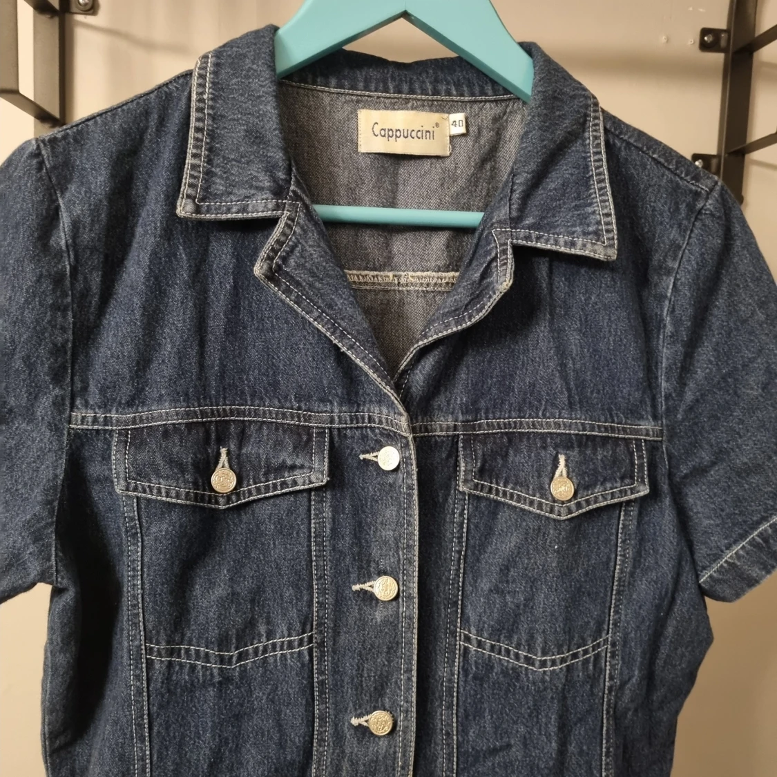 Jeansklänning med knappar från Cappuccini - 3
