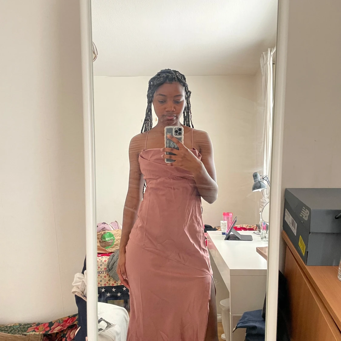 Rosa axelbandslös klänning, balklänning. - 1