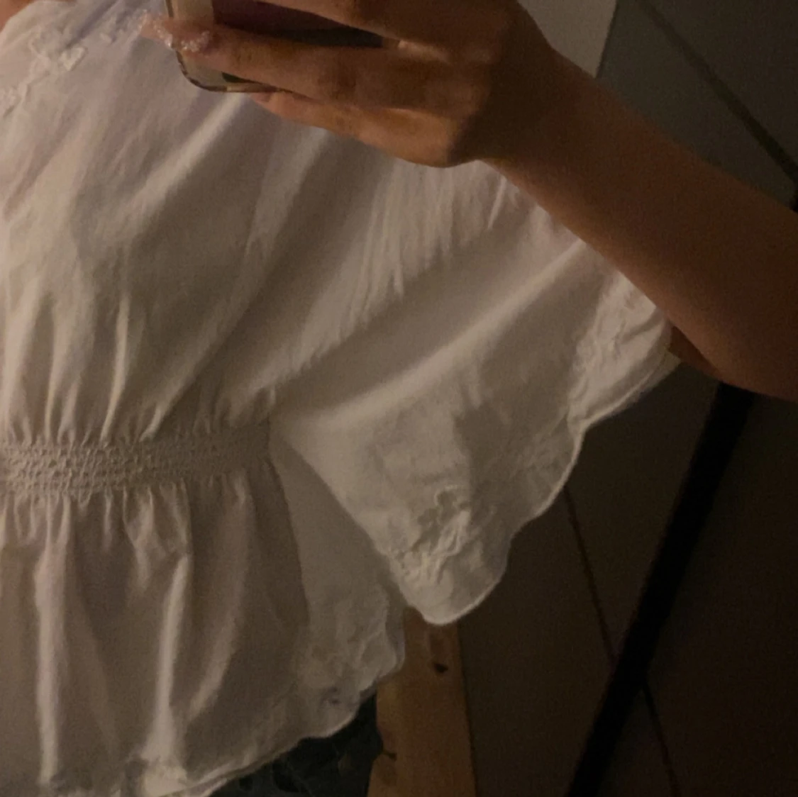 Vit blus med resårdetalj - 1