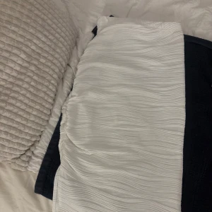 Vit kjol - Vit kjol från SHEIN som är helt oanvänd! XS