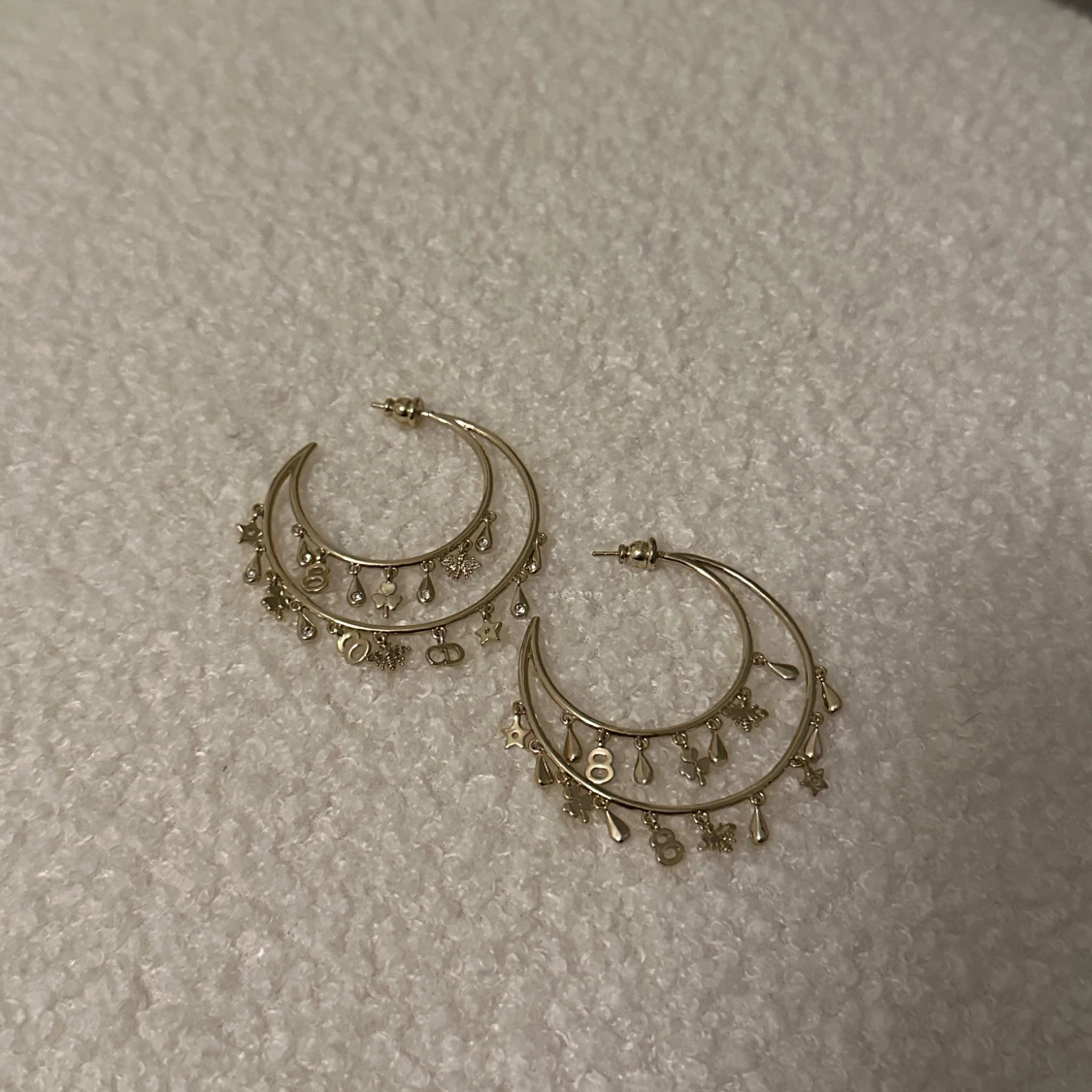 Guldörhängen från Dior - 2