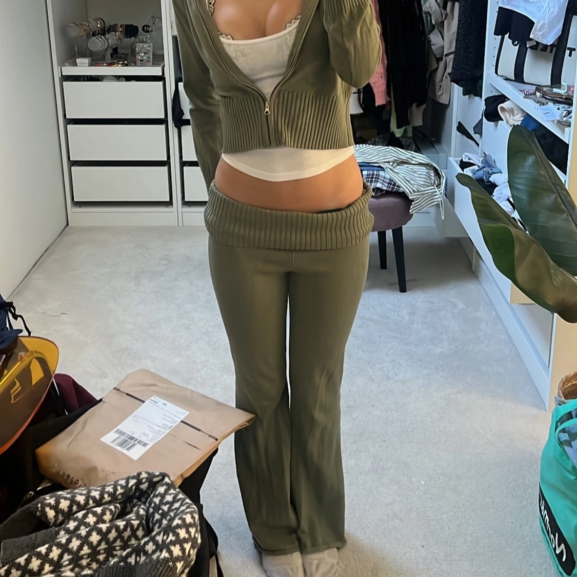 Grönt stickat Hm set