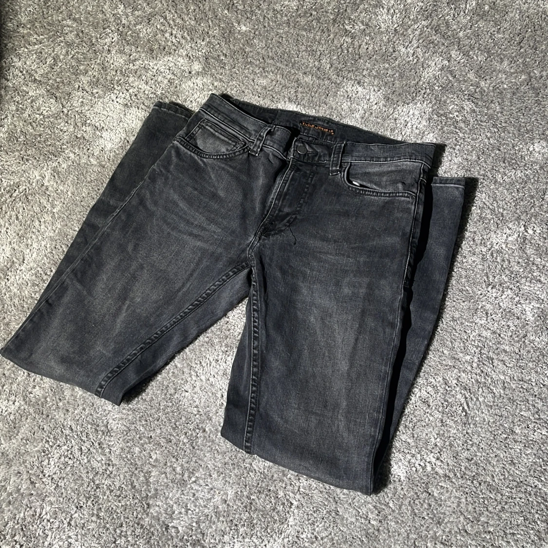 Svarta jeansbyxor - 1