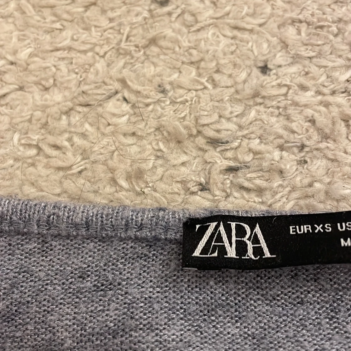 Grå kofta med knappar - 4