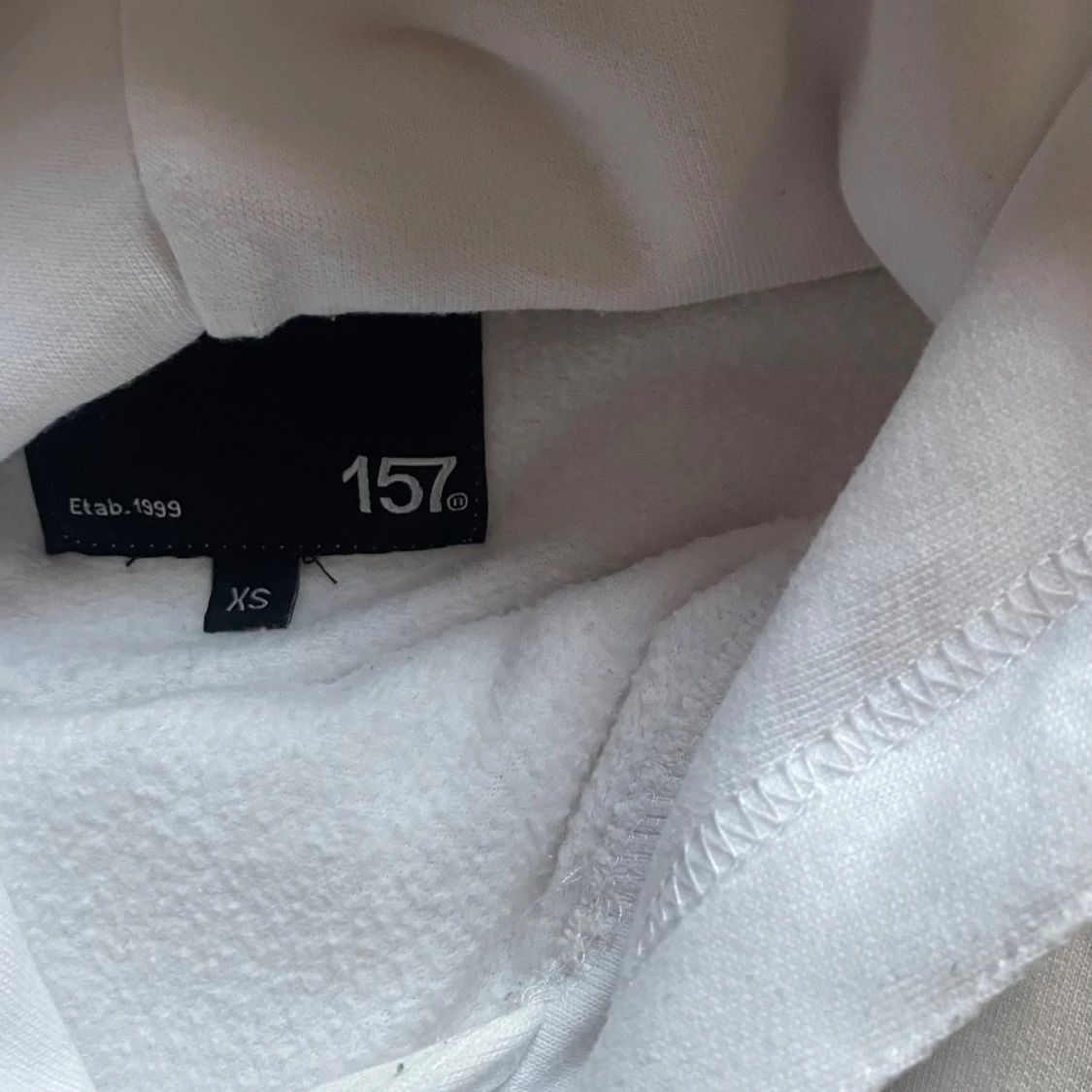 Vit hoodie från 157 - 1