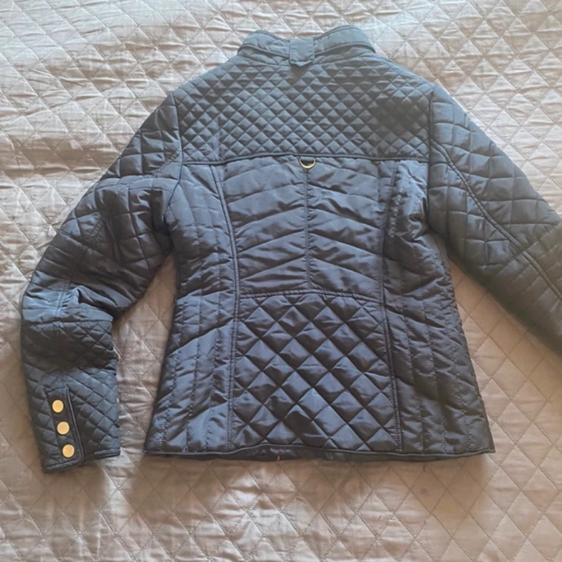 Blå quiltad jacka från Hollister - 2