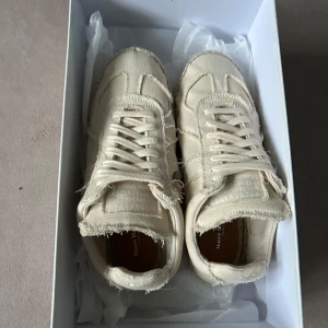 Maison margiela espadrilles - Maison margiela espadrilles | storlek 39 | Tvär feta till sommaren | nypris 7000 vårt pris 2999 | Helt nya