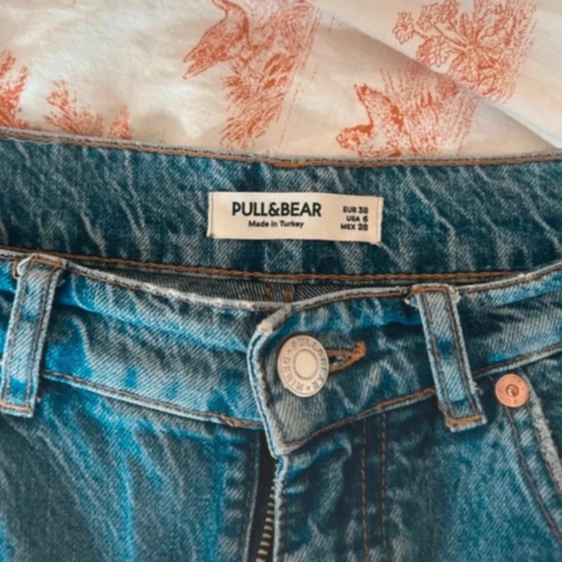 Blå ripped jeans från Pull&Bear - 2