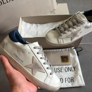 Golden Goose Superstar  - NEW
