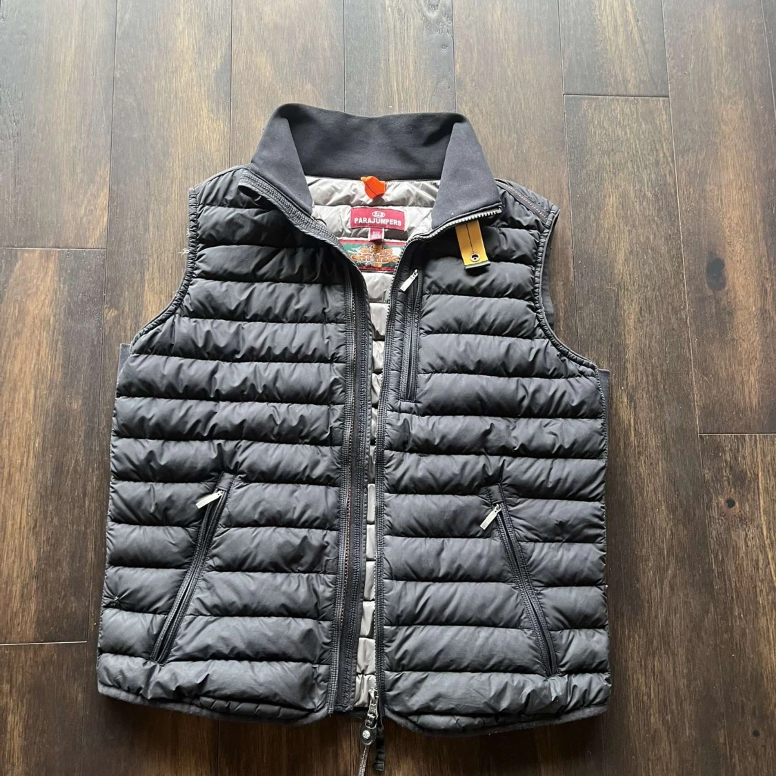 Svart dunväst från Parajumpers