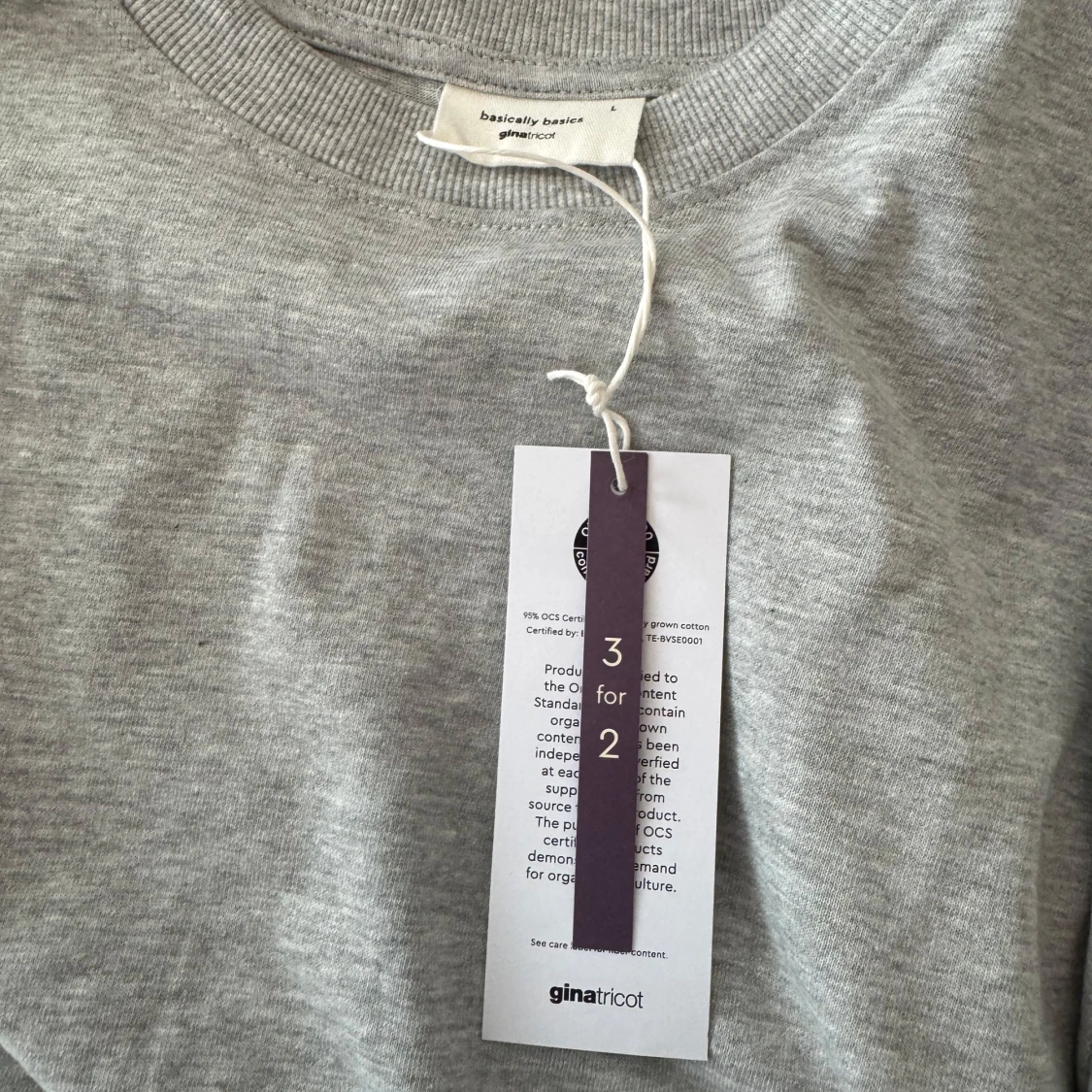 Grå basic t-shirt från Gina Tricot - 1