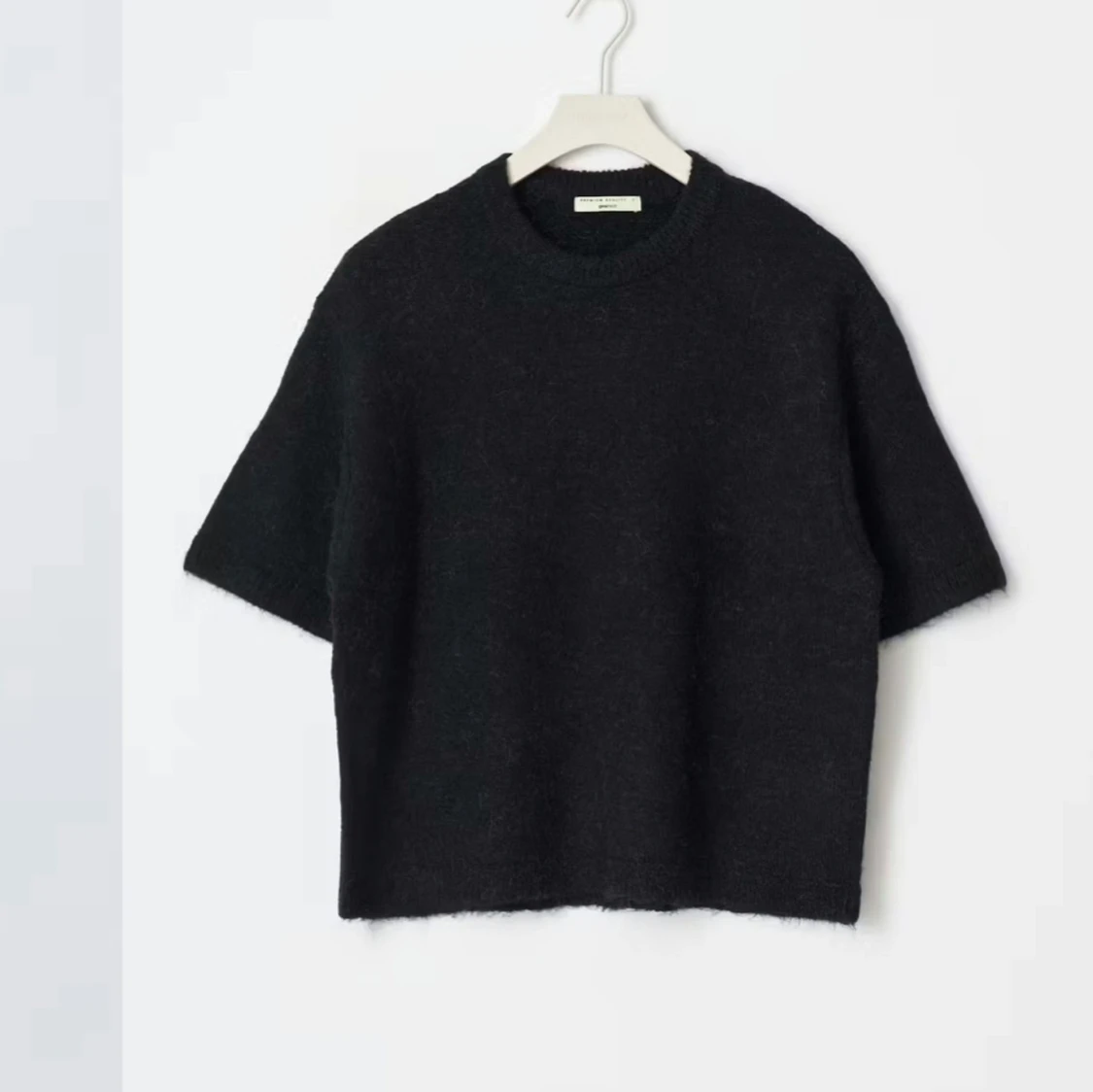 Svart stickad kortärmad tröja - 1