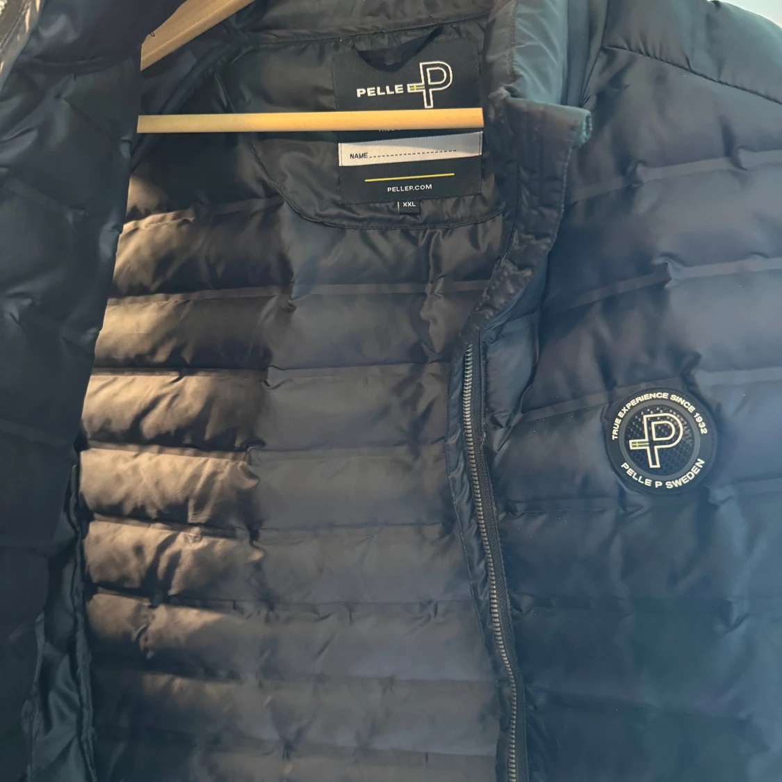 Svart dunväst från Pelle P - 1