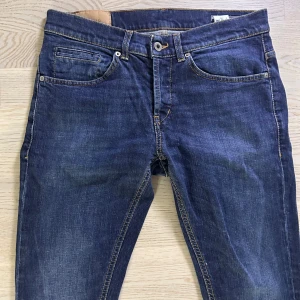 Dondup George slim fit jeans - Mycket fint skick | Size 31 passar w30/31 längd 32 | fraktar spårbart inom 24 timmar |  för att köpa klicka ” köp nu” | vid frågor skriv ett meddelande |