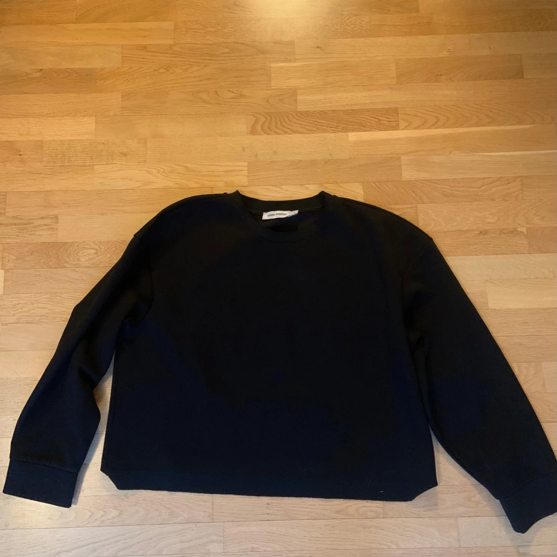 Svart sweatshirt - 1