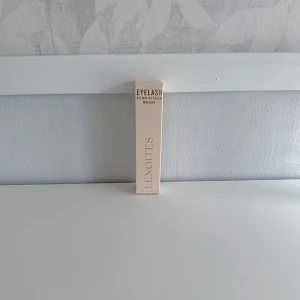 Lenoites mascara - En helt ny Lenoites Eyelash Activating Serum Mascara i färgen ”BLACK”. Har enbart öppnat förpackningen och kollat på själva borsten! Köptes för nypriset 349kr! FÖRST TILL KVARN!
