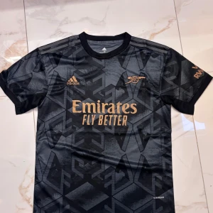 Adidas Arsenal - Size M