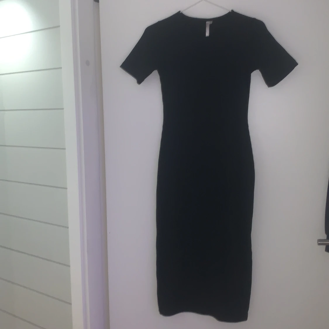 Svart ribbad klänning från Lager 157
