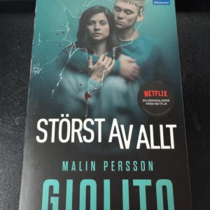Störst av allt - Spännande roman av Malin Persson Giolito, känd från Netflix. Boken är en gripande berättelse som utforskar rättvisa och moral. Perfekt för dig som gillar deckare och drama.