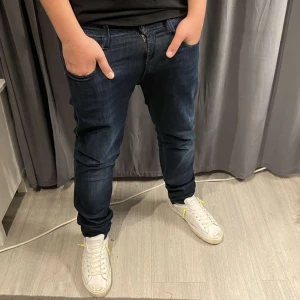 Replay jeans - Replay jeans snygga inga fel eller skador dom är i helt nytt skick sitter bra skön med 