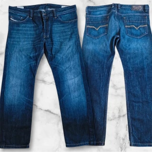 Straight Jeans Diesel - Perfekta jeans från Disel 🇮🇹.                                             Storlek W34 L32