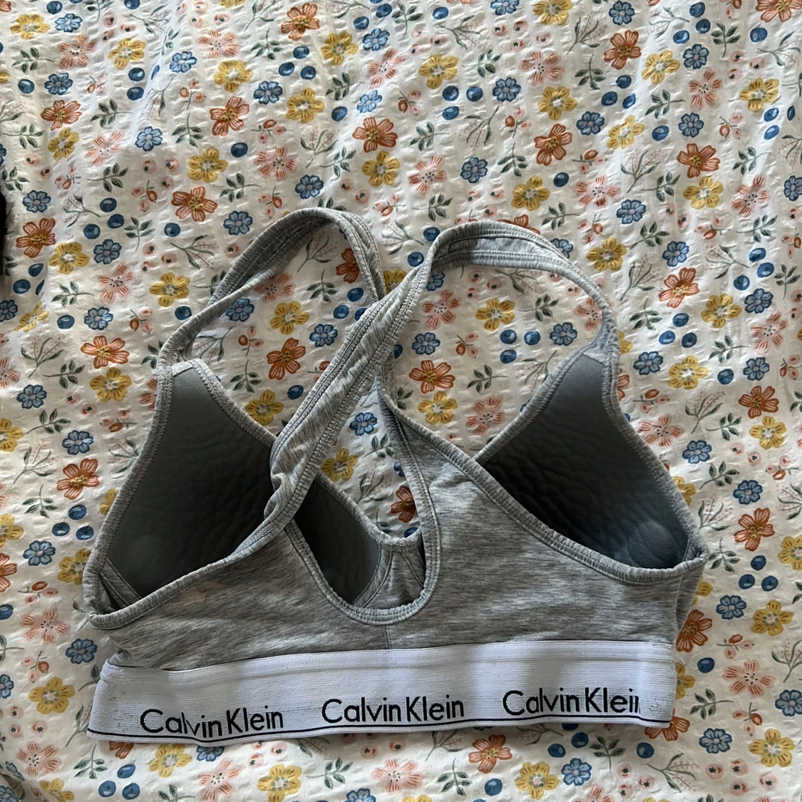 Grå bh från Calvin Klein - 1