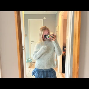 Mohair tröja - Mohair BLEND tröja🩵🩵🩵Såå fin! Använd en gång. Storlek XS