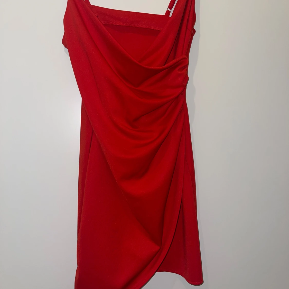 Röd klänning
