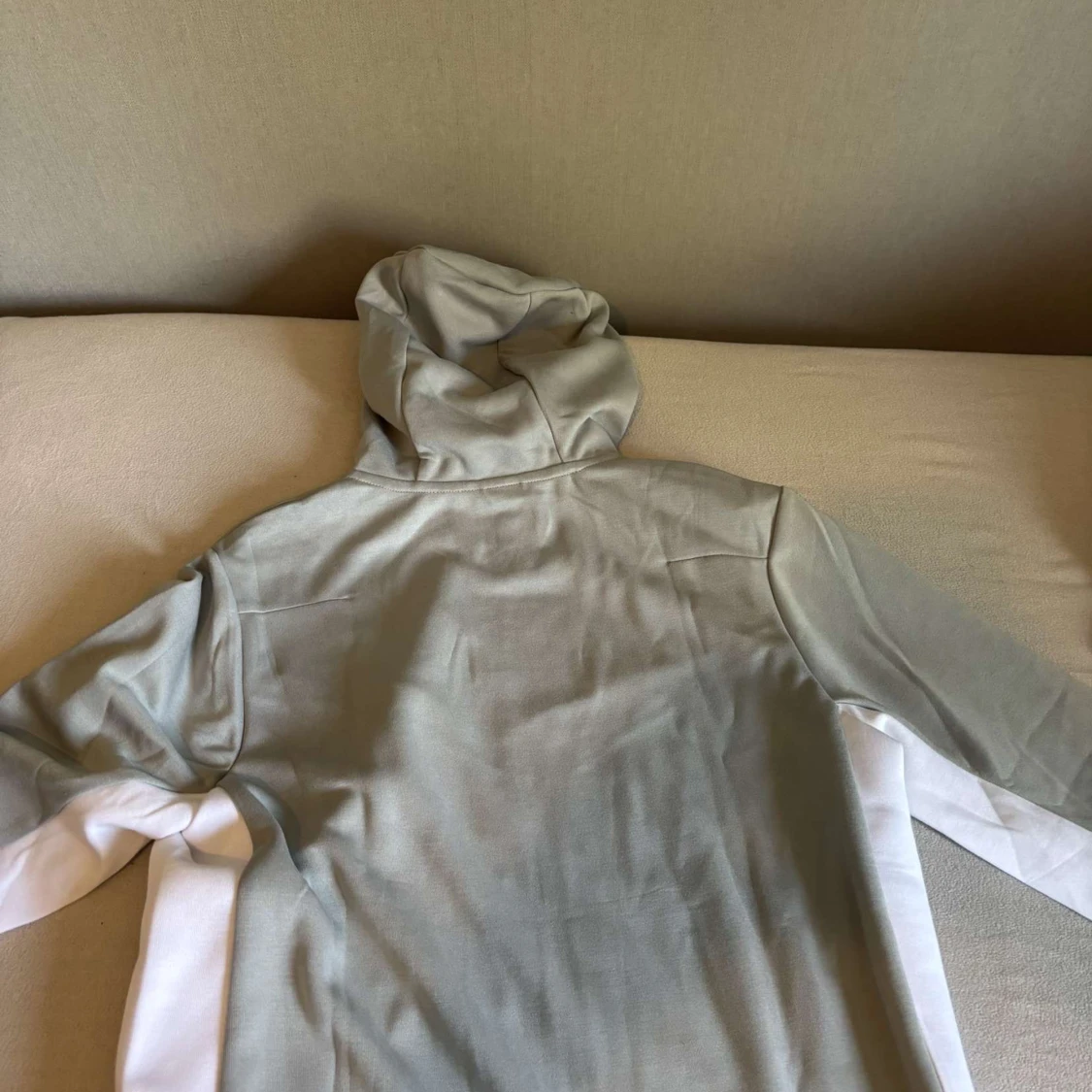 Nike tech i grått och vitt L - 2