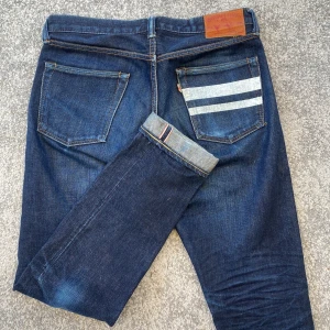 Momotaro selvedge jeans  - Momotaro selvedge slim fit jeans. Japansk selvedge denim. Nypris runt 4000. Storlek 31. Mycket bra skick. Pris går att diskutera. 
