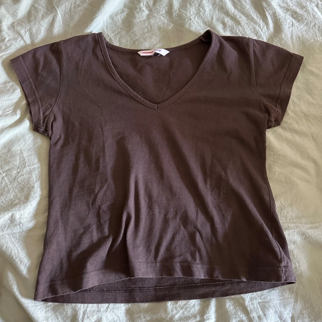 Brun v-ringad topp  - 1