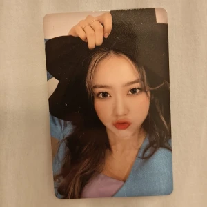 Oh My Girl Jiho Photocard - From "Real Love" Limited Edition. Prisförslag välkomnas :)