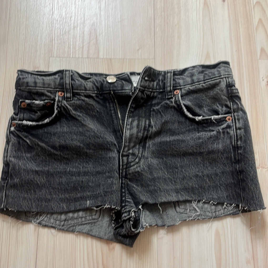 Svarta jeansshorts från Zara
