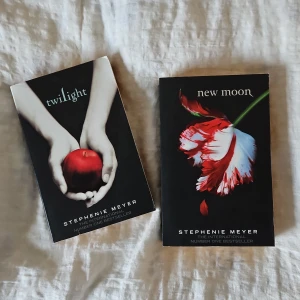 Twilight & New Moon - Engelska. Uppdelad annons