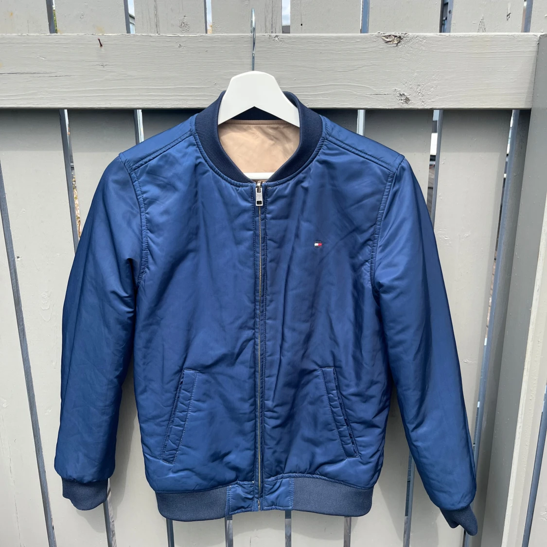 Reversible bomberjacka från Tommy Hilfiger