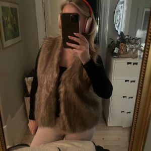 Pälsväst - Najs pälsväst som passar till afterski eller något annat 