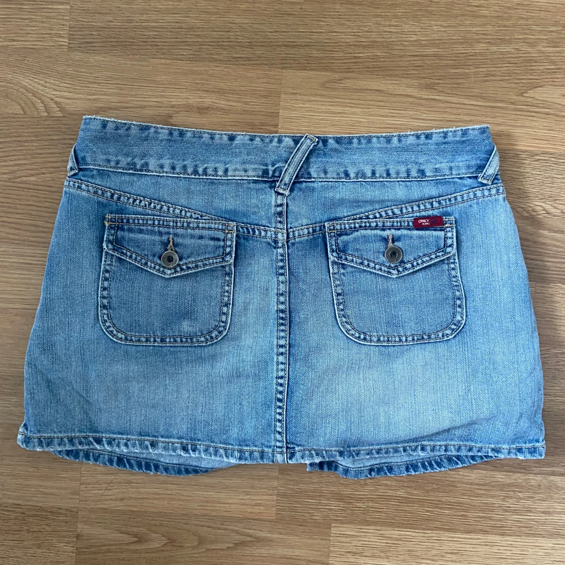 Ljusblå jeanskjol från Only - 3