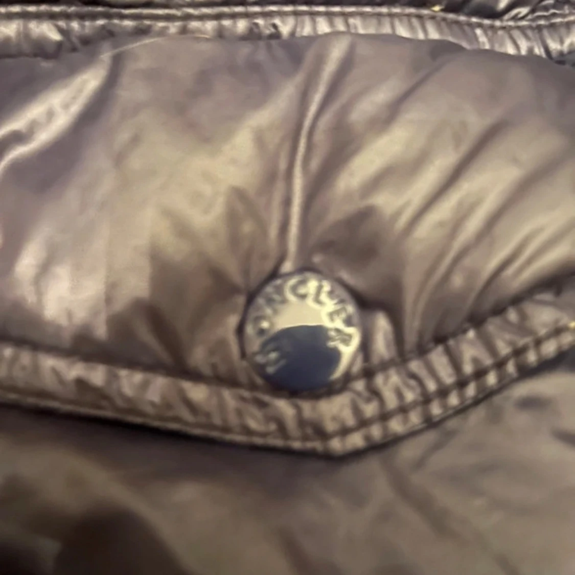 Mörkblå cardigan från Moncler med stickade ärmar - 3