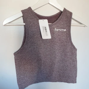 tränings topp - ny med lappen kvar 