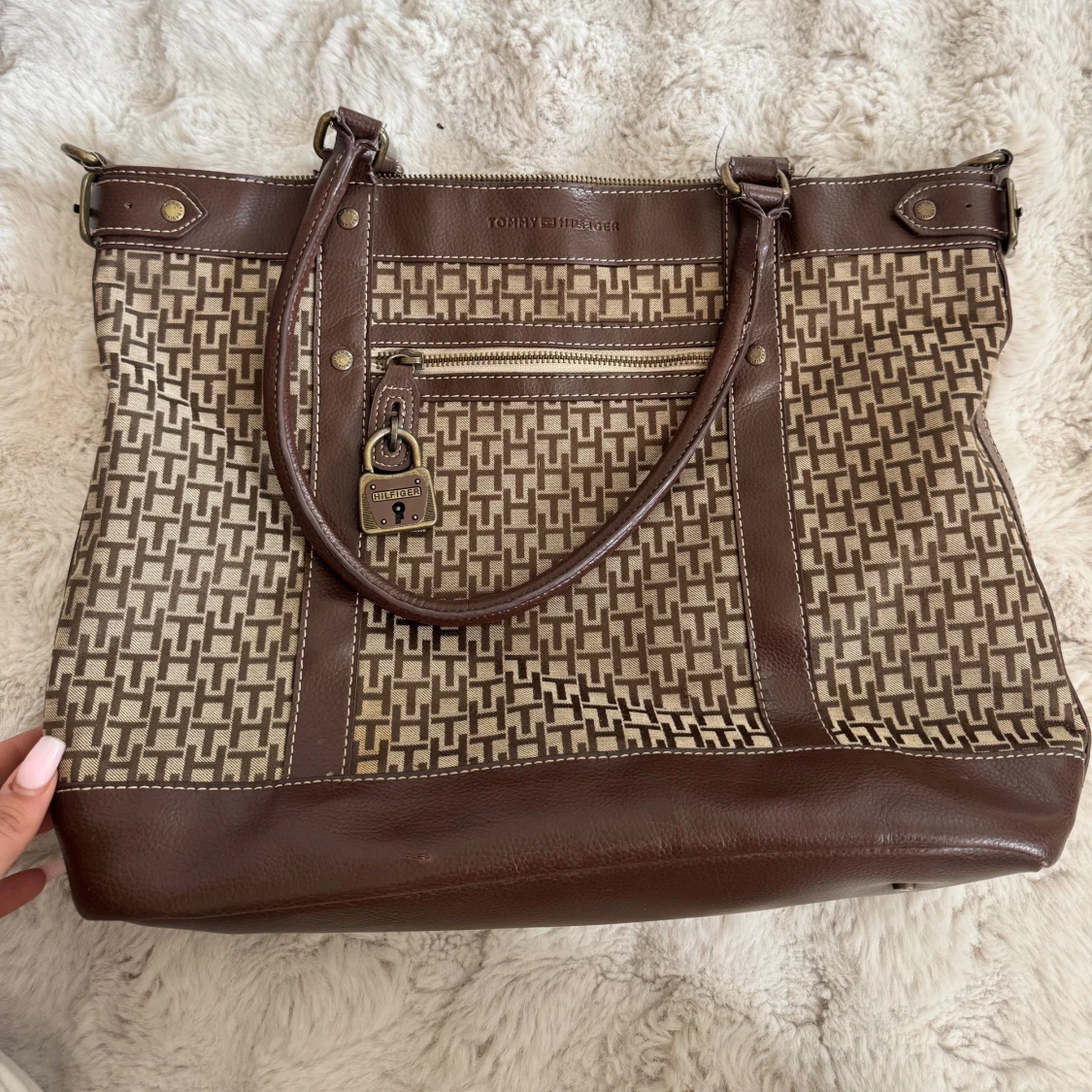 Brun Väska från Tommy Hilfiger