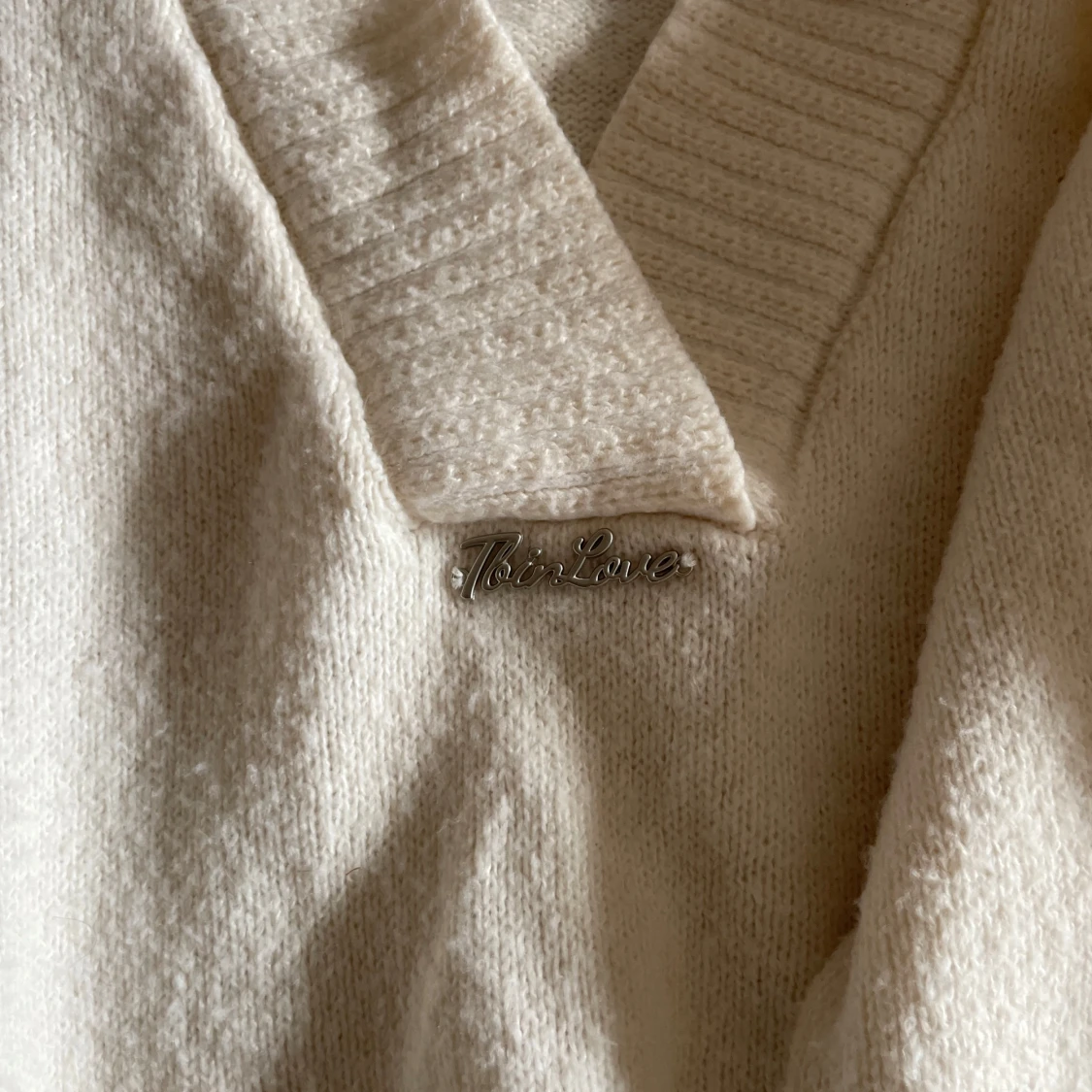Vit stickad kofta från Twinlove - 3